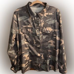 Camouflage women’s long sleeve top -size XL fits like a Lg No stretch. No tags.